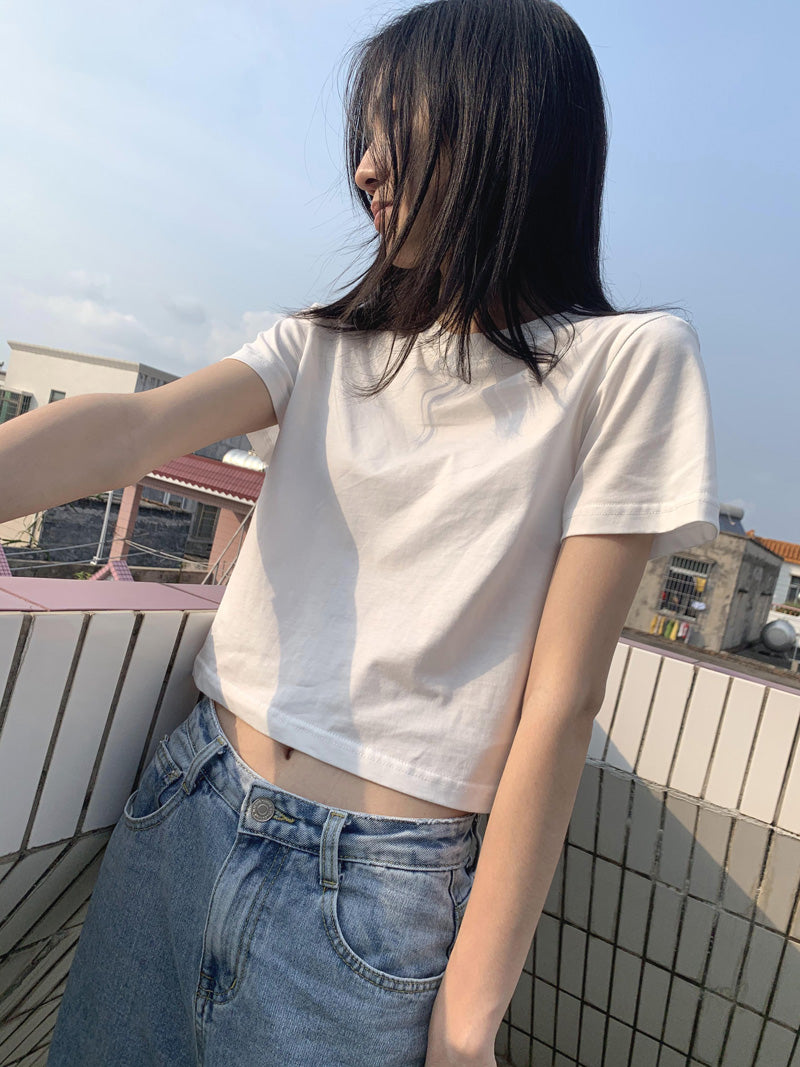 Simple Short White T-shirt Black Navel T-shirt AP000106