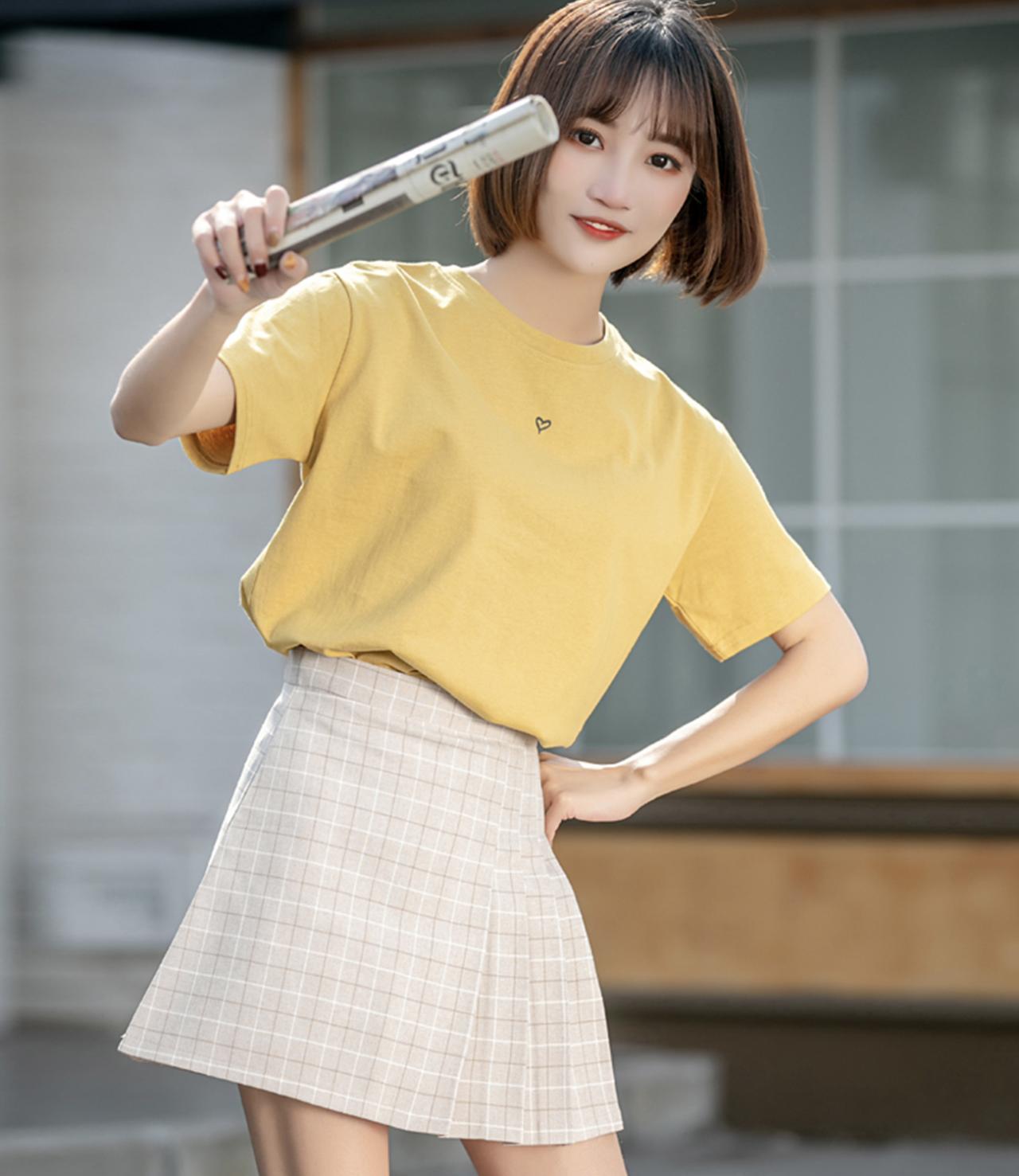 Simple Cute Heart Round Neck Fashion T-shirt AP00099