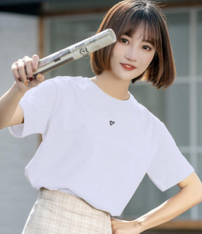Simple Cute Heart Round Neck Fashion T-shirt AP00099